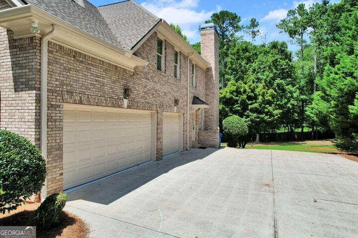 Property Photo: 1020 Cranbrook Glen Lane GA 30078