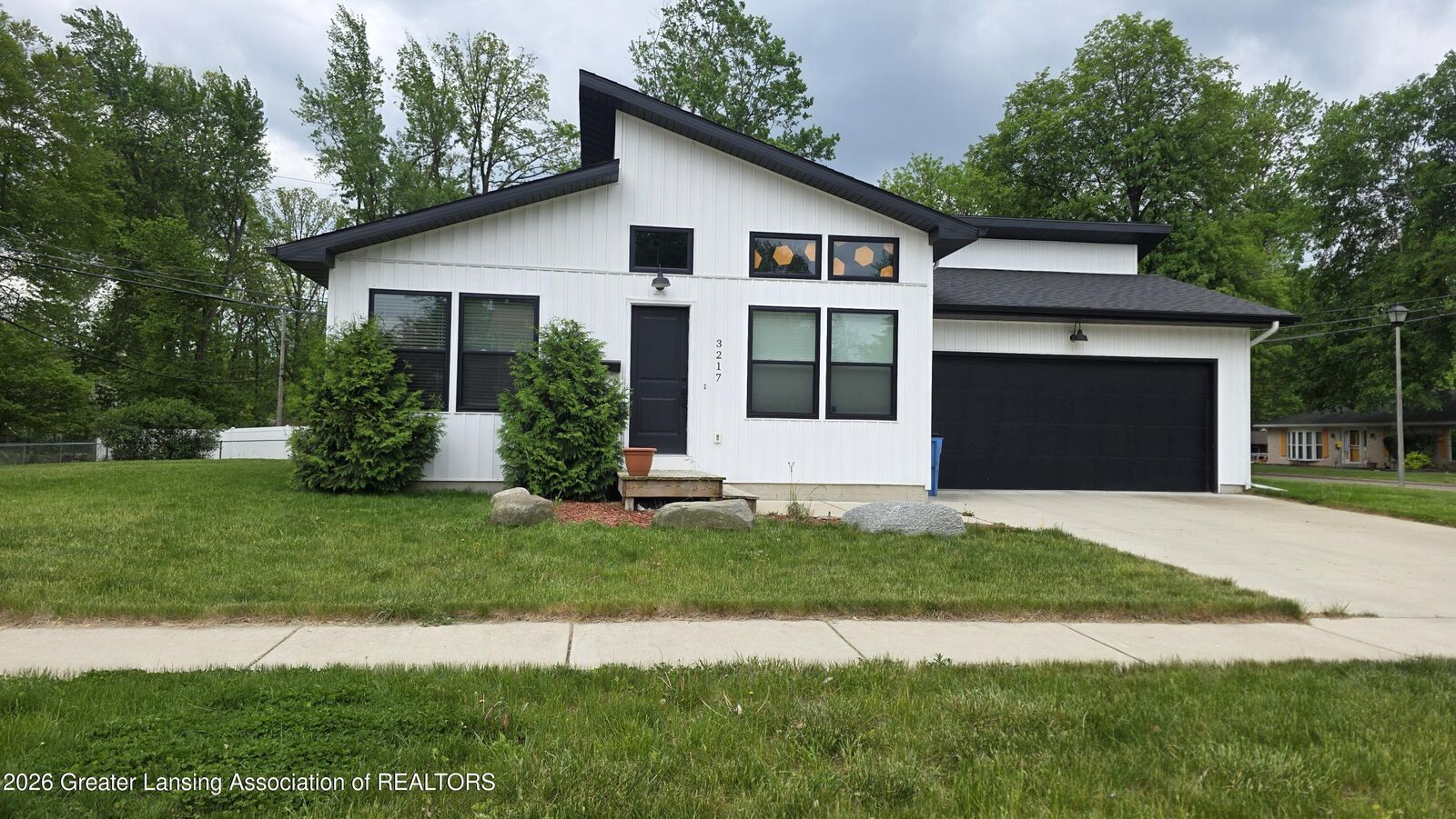 Property Photo:  3217 Rice Court  MI 48911 
