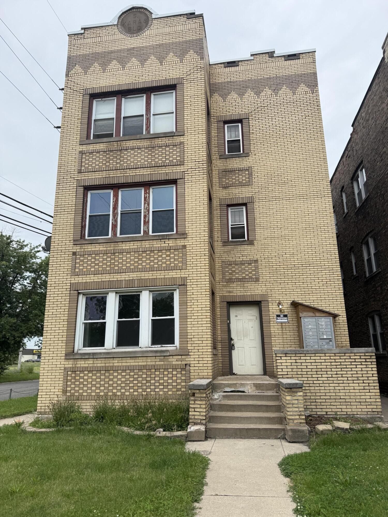 Property Photo:  1170 Connecticut Street 1  IN 46407 