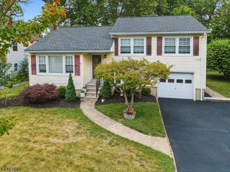 Property Photo:  33 Edgar St  NJ 07901 