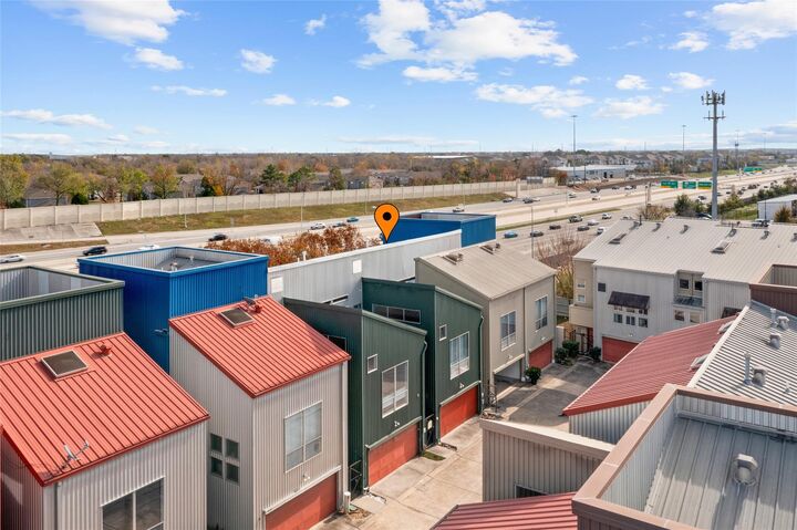 Property Photo: 6933 Yellowstone Way Drive TX 77054