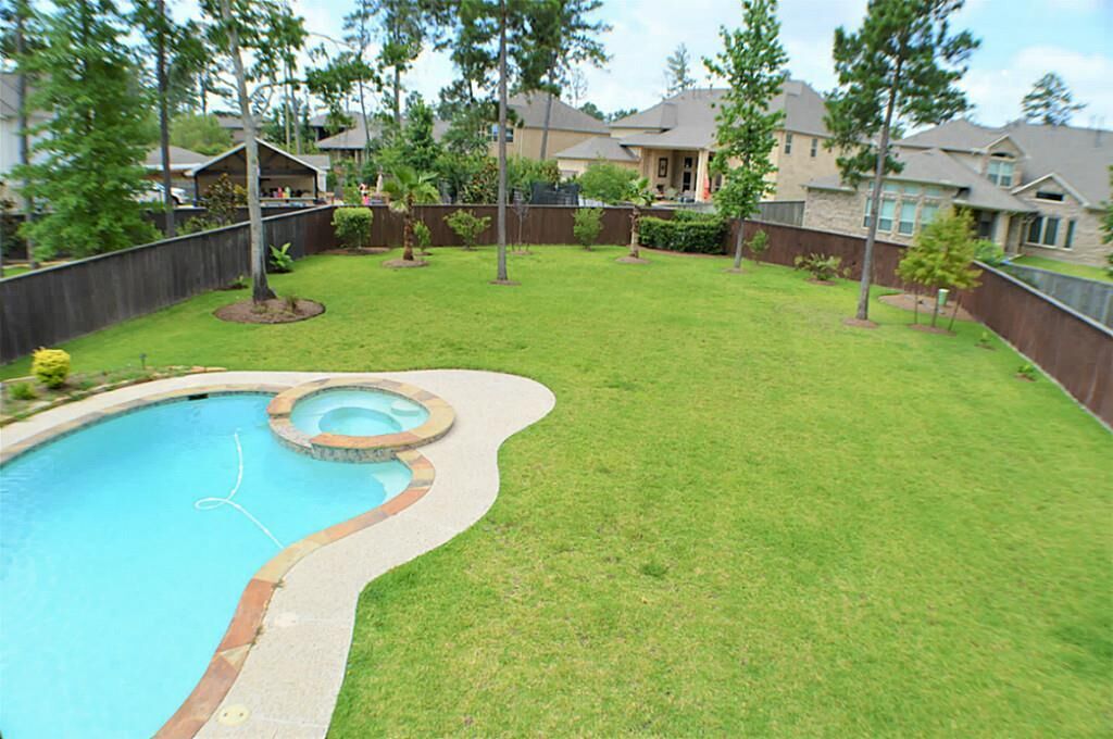 Property Photo: 7 Verdin Place TX 77389