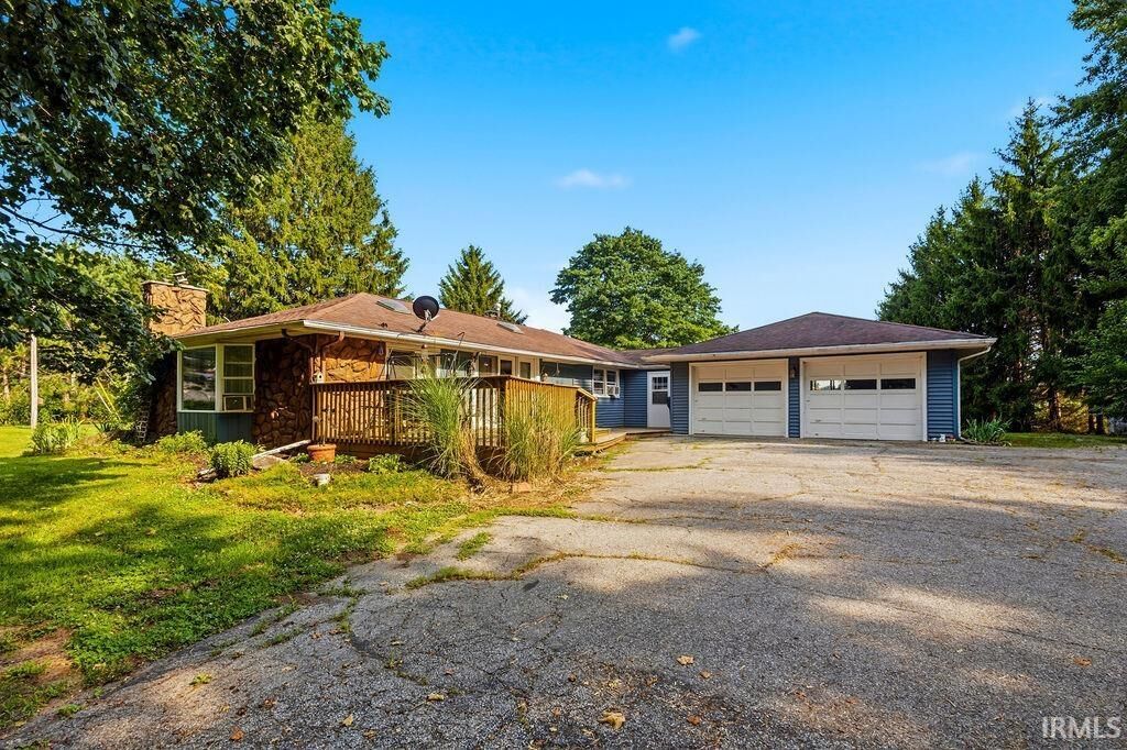 Property Photo: 7043 W 200 North Road IN 46702-9433