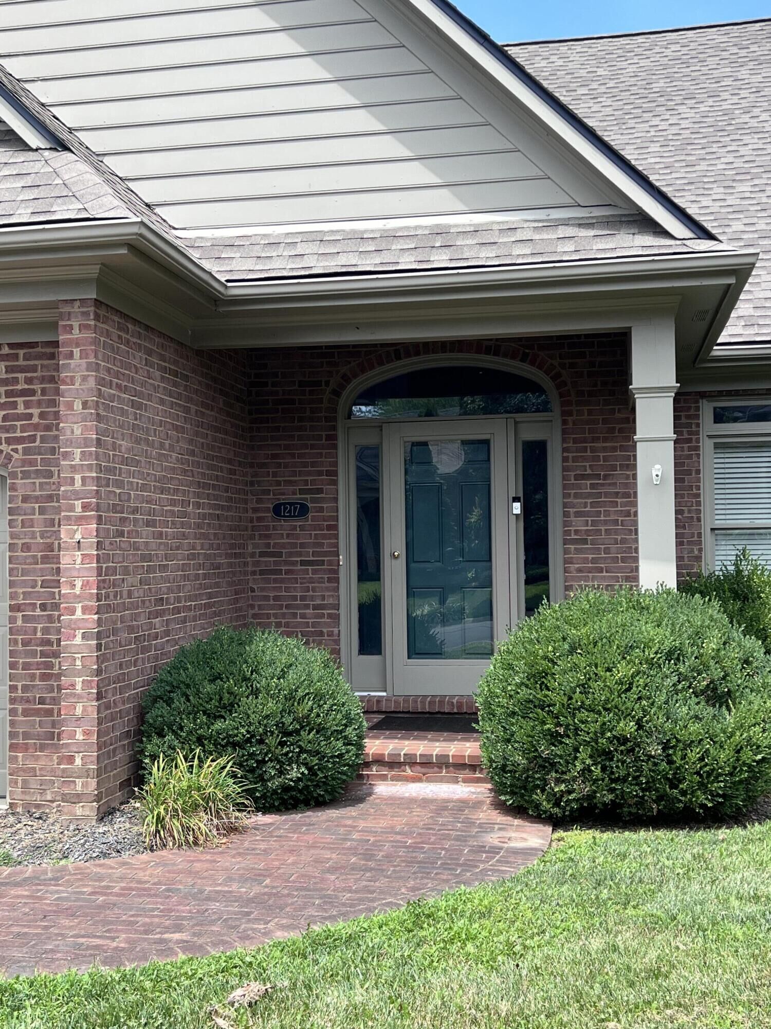 Property Photo:  1217 Trumpeter Row  KY 40502 