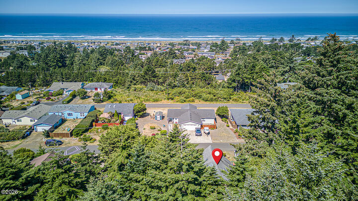 Property Photo: 1825 NW Cedarcrest Place OR 97394
