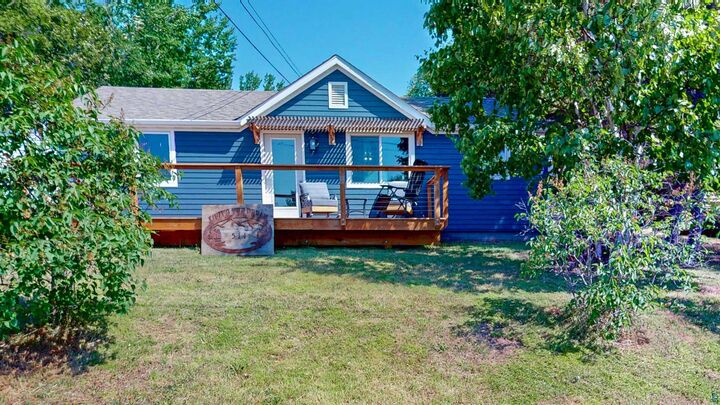 Property Photo:  511 W 3rd St  MN 55604 