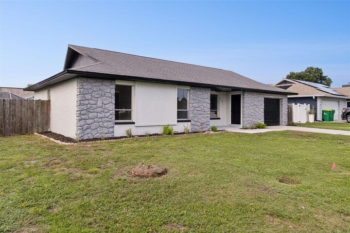 Property Photo: 540 Venetian Way FL 32953