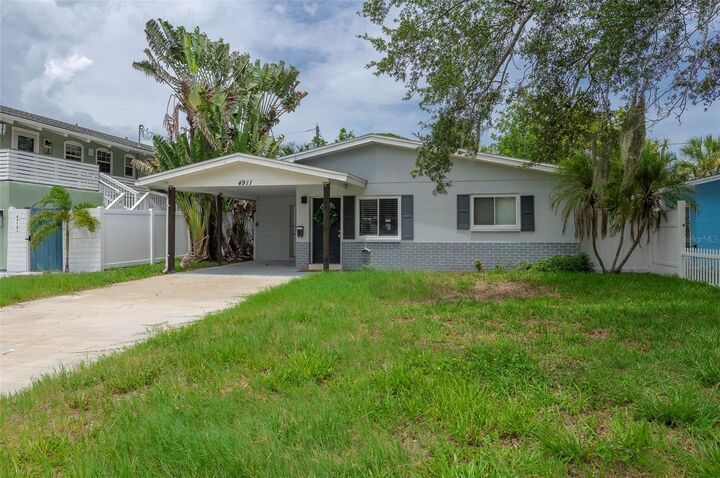 Property Photo:  4911 Chancellor Street NE  FL 33703 