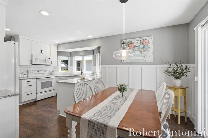 Property Photo: 2516 Golfbury Drive MI 49519-4745