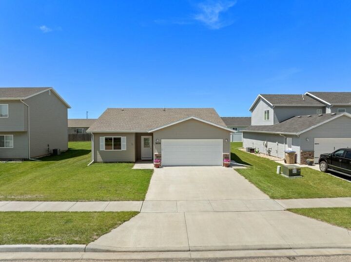Property Photo:  3209 Kodiak St NW  ND 58703 