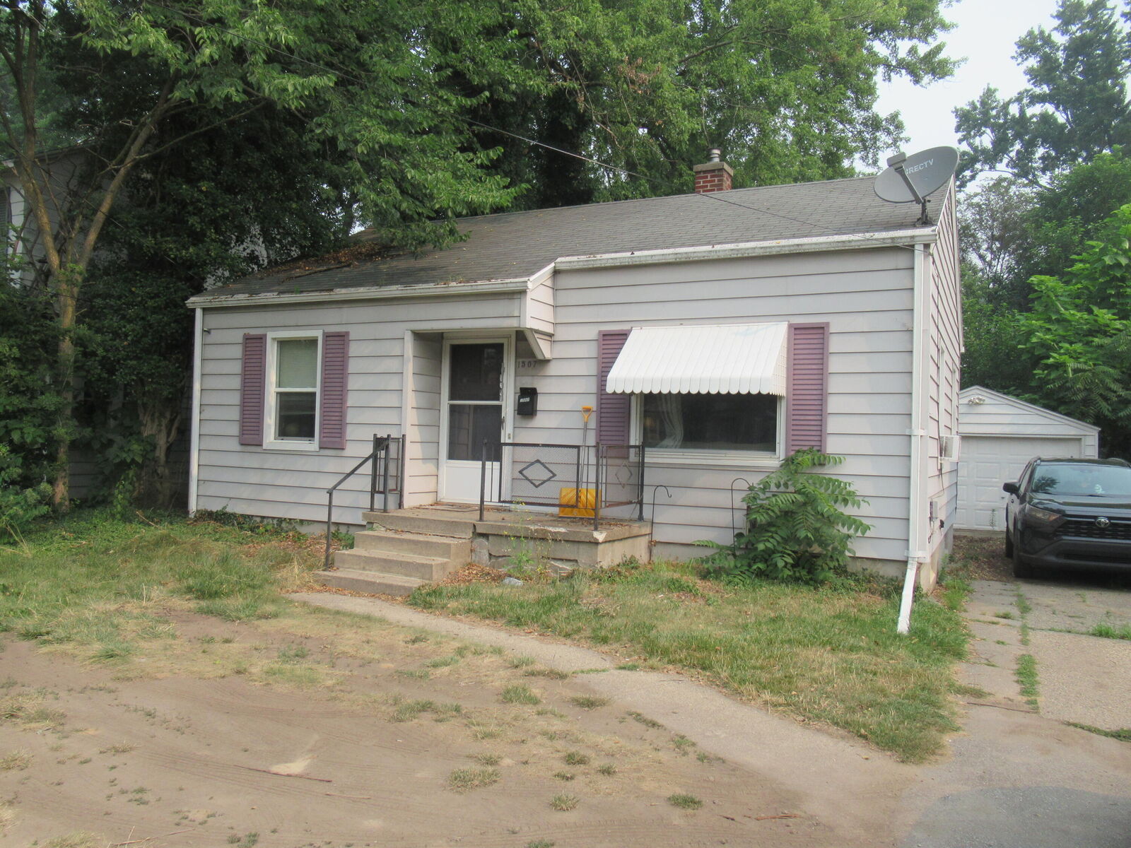 Property Photo: 1507 Leonard Street NE MI 49505