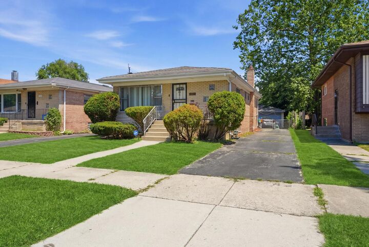 Property Photo: 14333 Drexel Avenue IL 60419