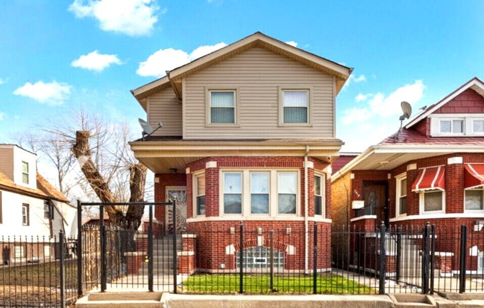 Property Photo:  7417 S Sangamon Street  IL 60621 