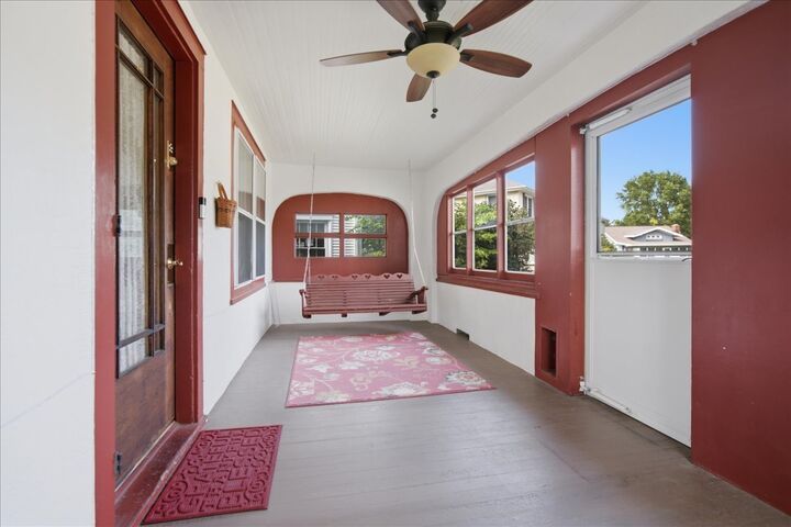 Property Photo: 9 Hale Court IL 61761