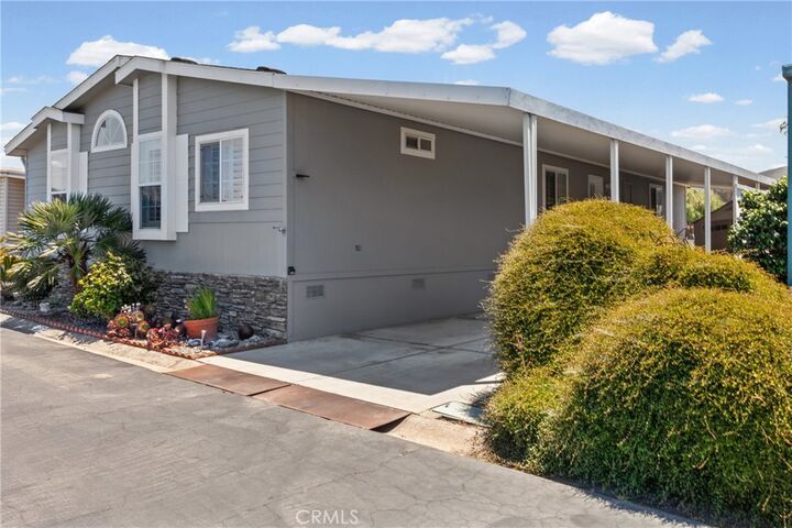Property Photo:  633 Ramona 26  CA 93402 