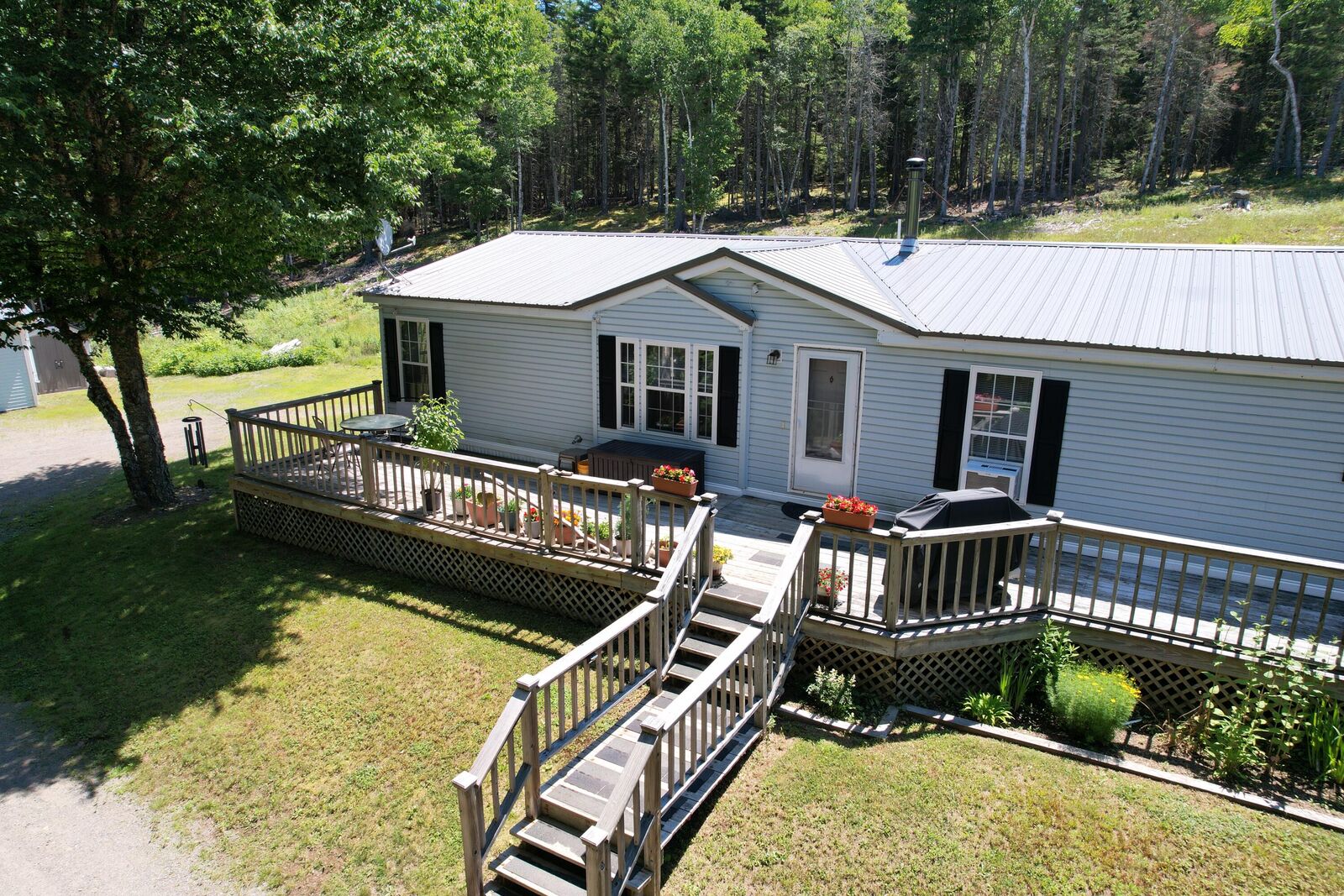 Property Photo: 1246 County Road ME 04652
