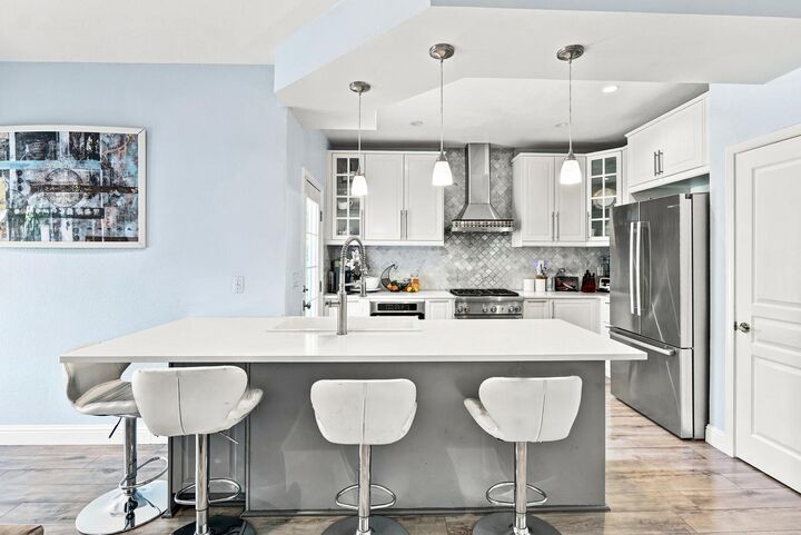Property Photo: 9464 Cedarview Way CA 95758