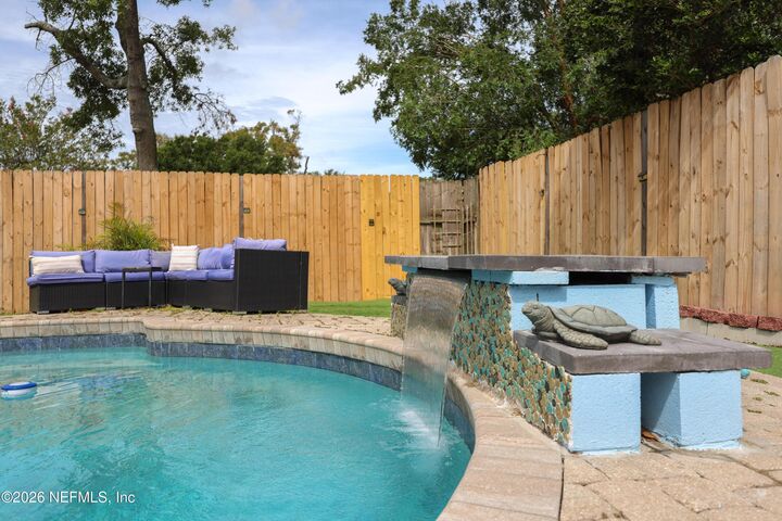 Property Photo: 2084 Broad Oak Drive FL 32225