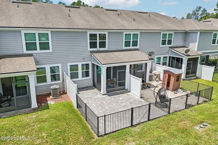 Property Photo: 268 Servia Drive FL 32259