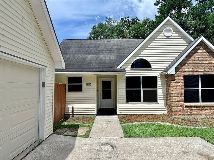 Property Photo:  355 E Suncrest Loop  LA 70458 