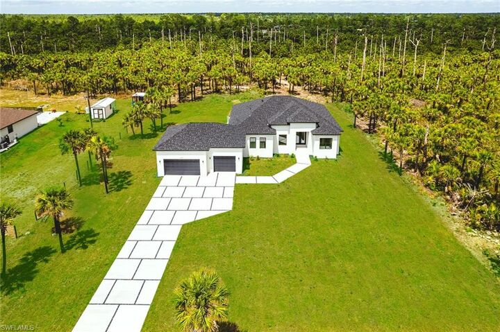 Property Photo: 2633 22nd Ave SE FL 34117