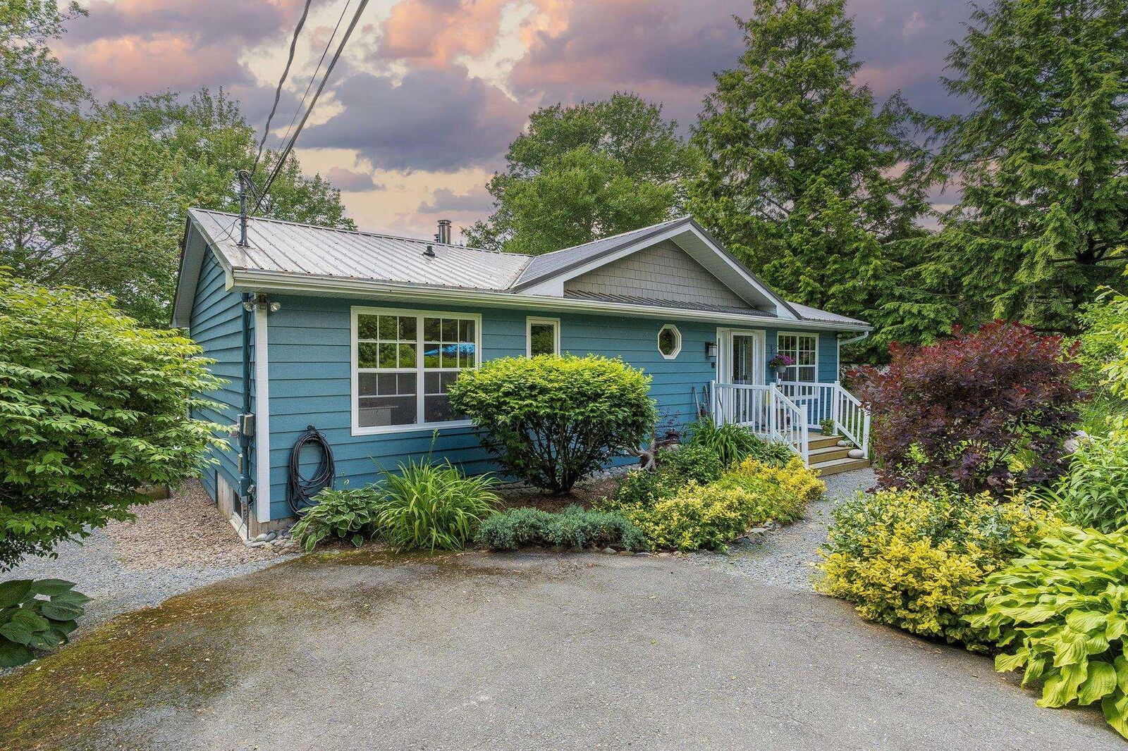 Property Photo: 414 Ponderosa Drive Drive NS B3E 1A2