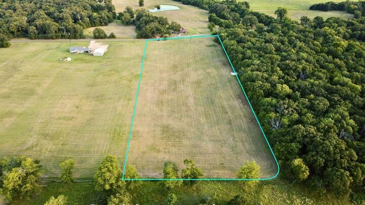 Property Photo:  336 County Road 1118  TX 75420 