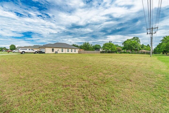 Property Photo: 3625 &Amp 3635 Shelby Avenue TX 75402