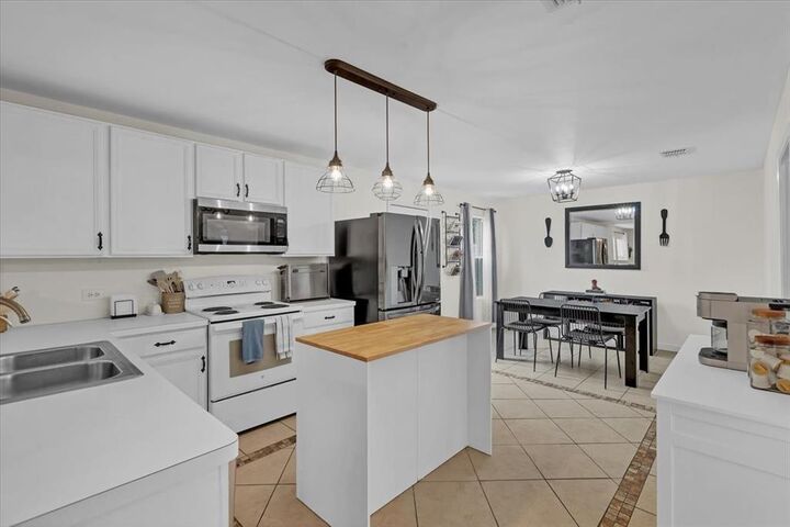 Property Photo: 1110 Caroline Drive TX 75407