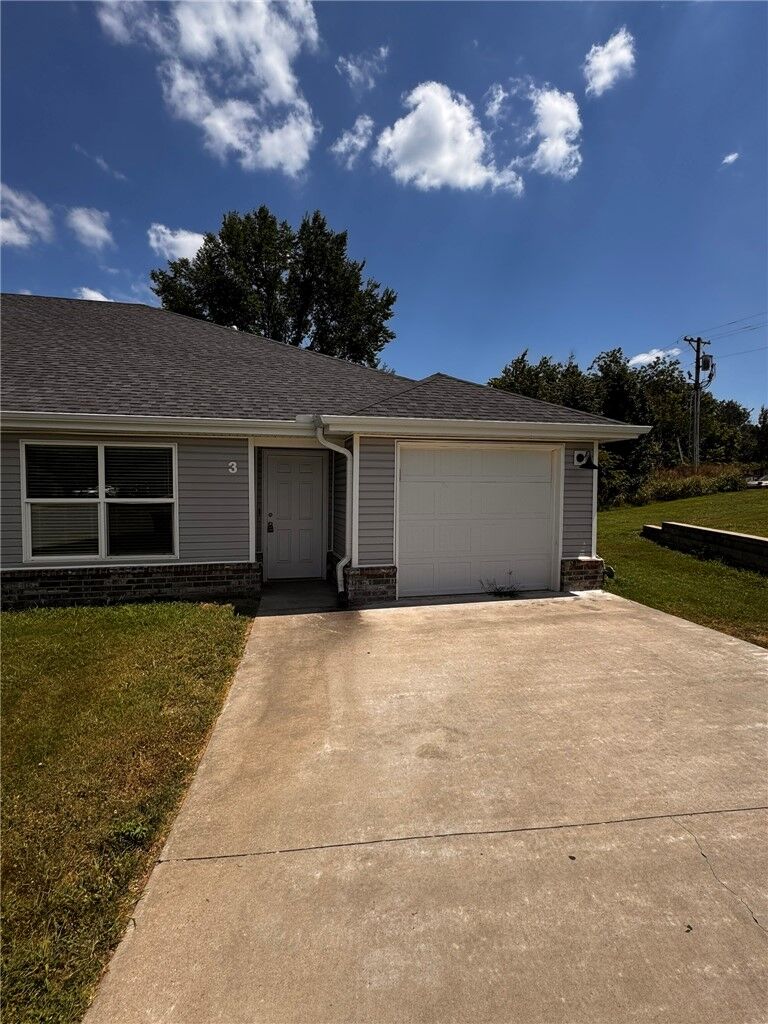 Property Photo:  321 Westbrook Court 3  AR 72722 