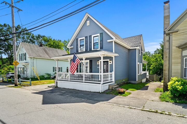 Property Photo:  27 Meadowcroft St  MA 01852 