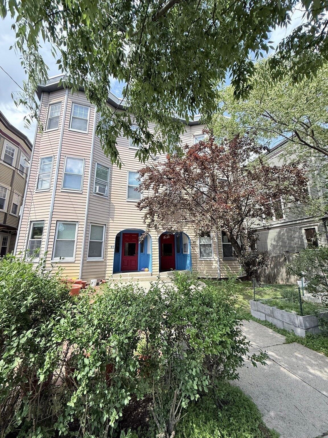 Property Photo:  83 Francis St 5  MA 02446 