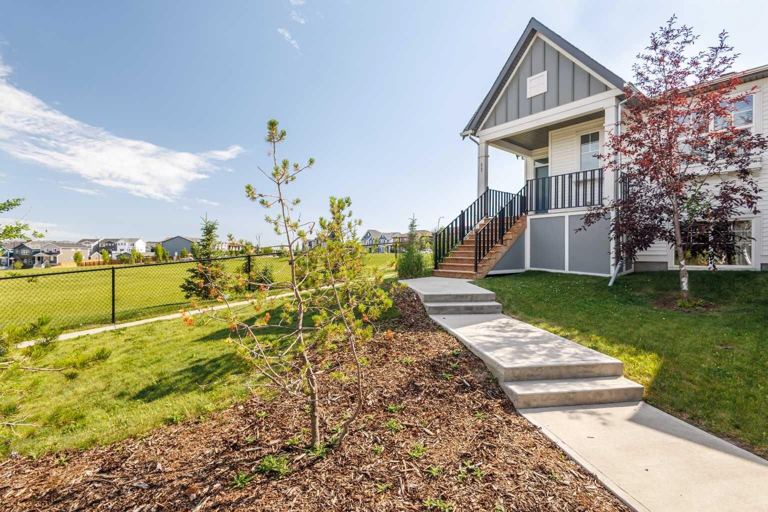 Property Photo:  71 Lucas Street NW 11  AB T3P 1S3 