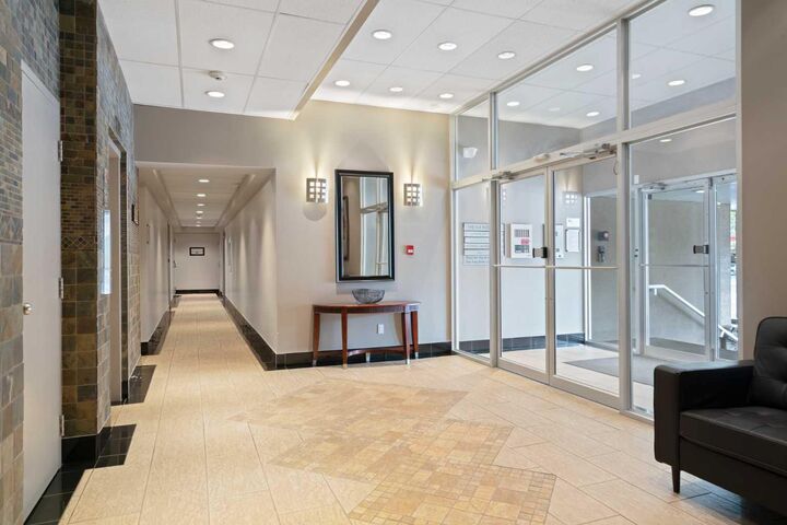 Property Photo:  429 14 Street NW 404  AB T2N 2A3 