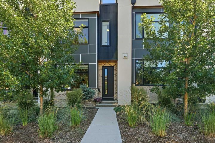 Property Photo: 3250 18 Street SW AB T2T 6S5