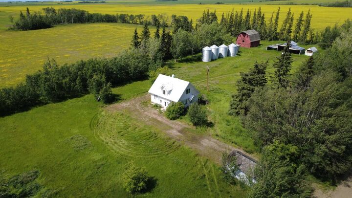 Property Photo: 810034 Rge Rd 21A AB T0H 2J0