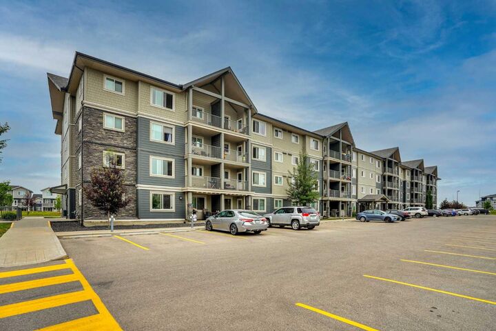 181 Skyview Ranch Manor NE 3320 — photo 1