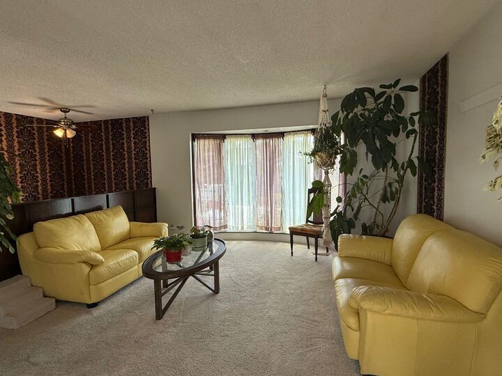 Property Photo:  6803 Dalmeny Gate NW  AB T3A 1T5 