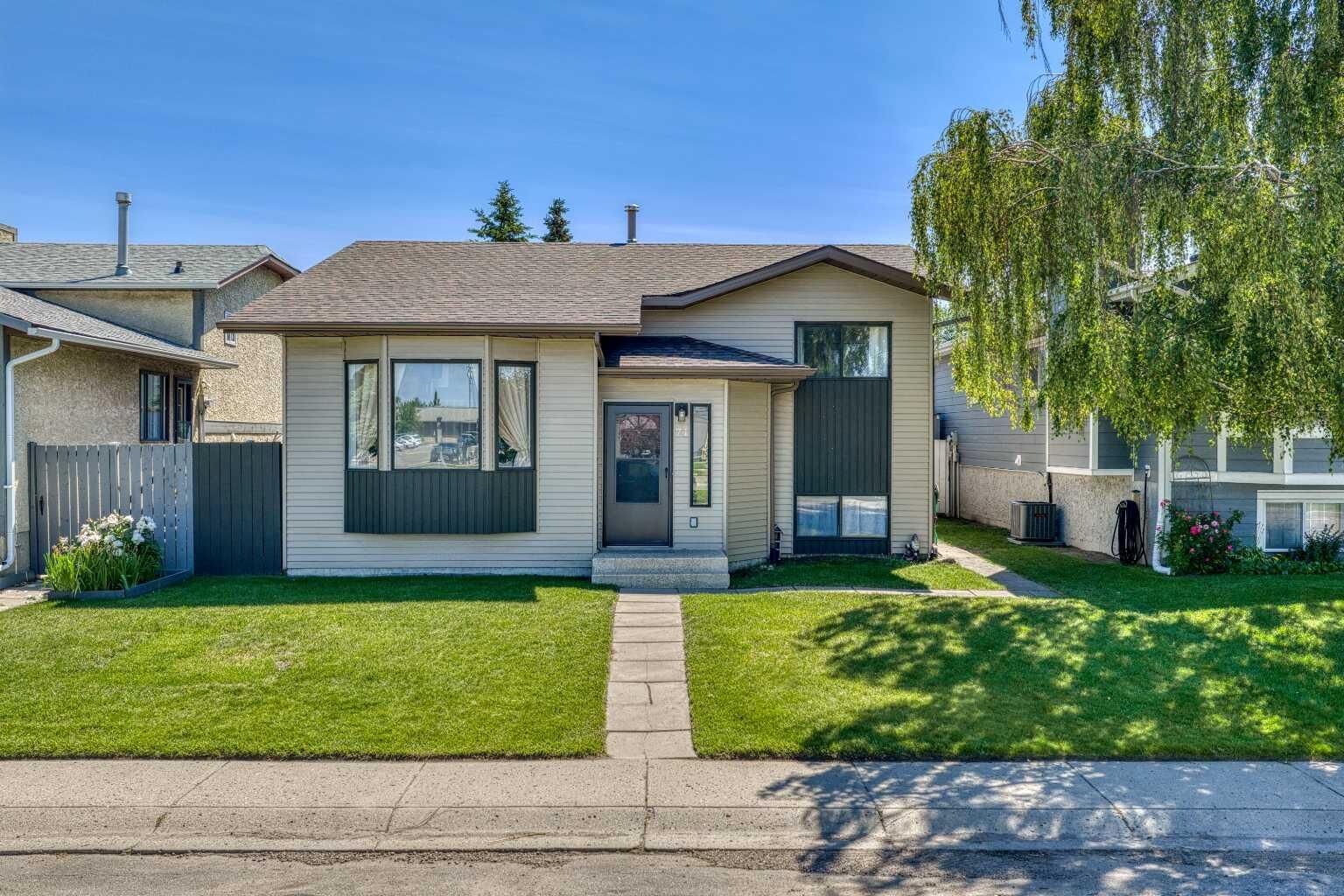 Property Photo: 71 Riverglen Crescent SE AB T2C 3J3