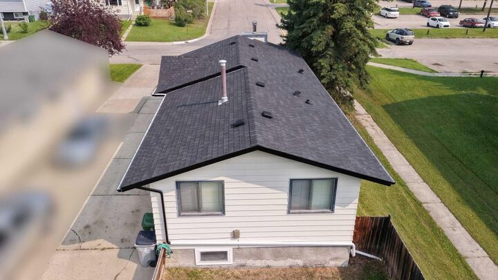Property Photo: 5701 9 Avenue AB T7E 1J4