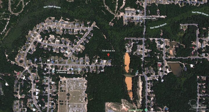 Property Photo: 708 Bolivar Ave FL 32539