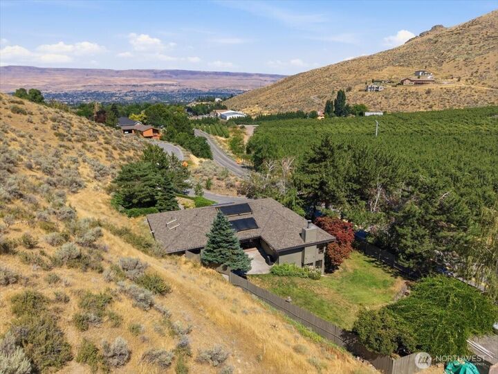 Property Photo: 1030 Canyonside Road WA 98801