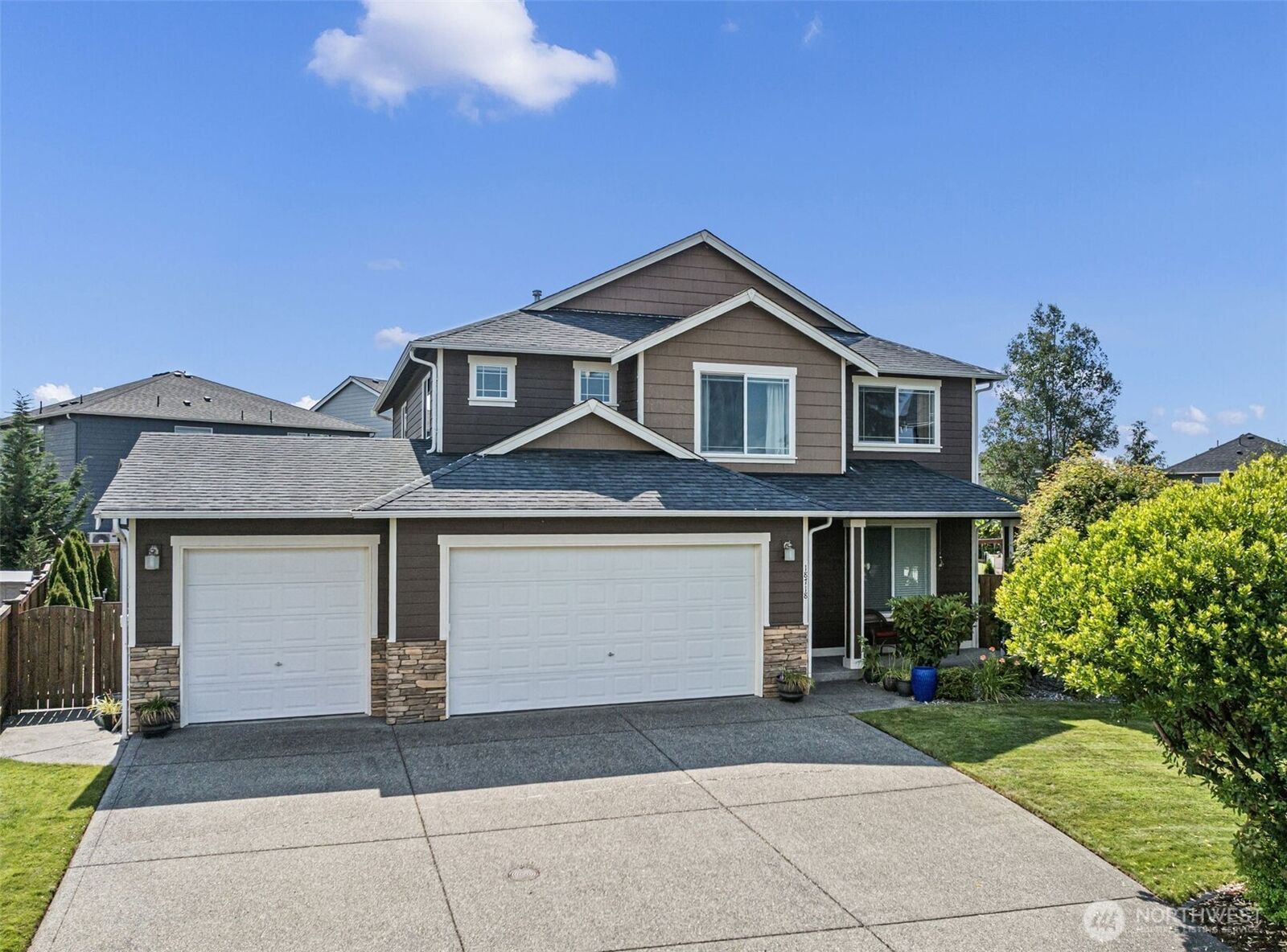 Property Photo: 18718 110th Avenue Ct E WA 98374