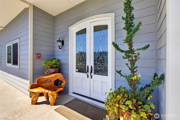 Property Photo:  555  Alder Street  WA 98020 
