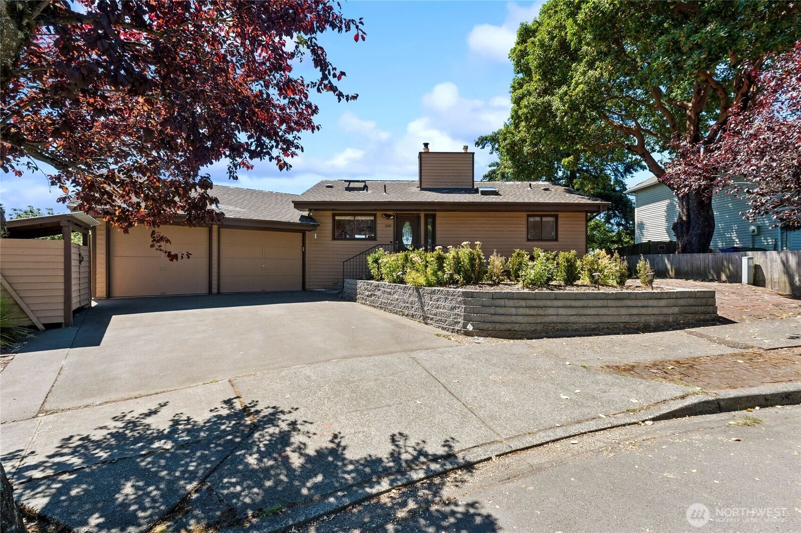 Property Photo:  2610 NE 5th Court  WA 98056 