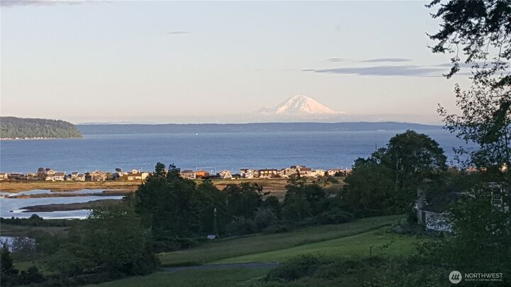 Property Photo:  1950  Hillvista Place  WA 98249 