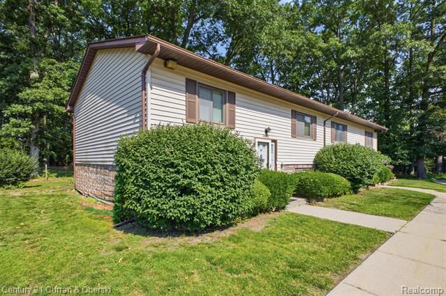 Property Photo: 38098 Hixford Place MI 48185