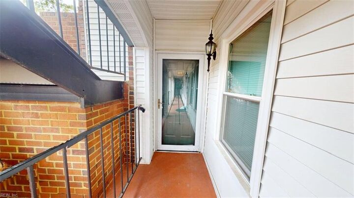 Property Photo:  203 Westover Ave 101  VA 23507 