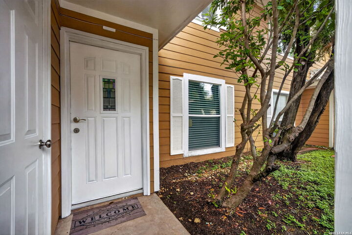 Property Photo: 7322 Oak Manor Dr 44 TX 78229