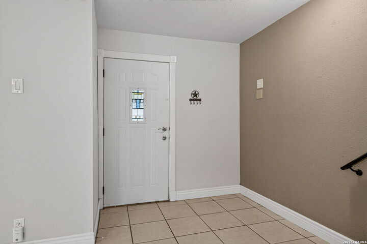 Property Photo:  7322 Oak Manor Dr 44  TX 78229 